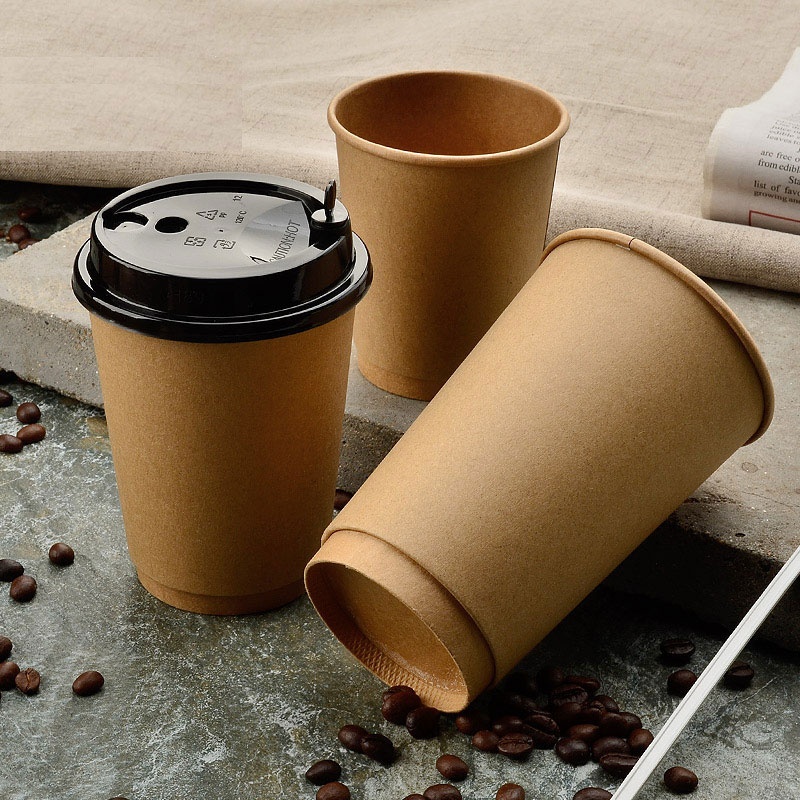 De quin material es fan les tasses de paper d’un sol ús?